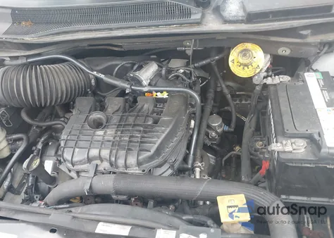 2015 Dodge Grand Caravan Sxt z USA, uszkodzony, nr VIN 2C4RDGCG1FR509381